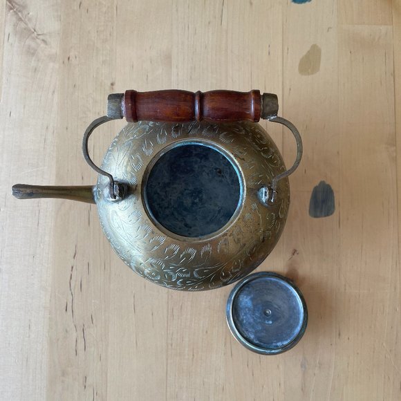 Vintage brass teapot - Picture 3 of 7